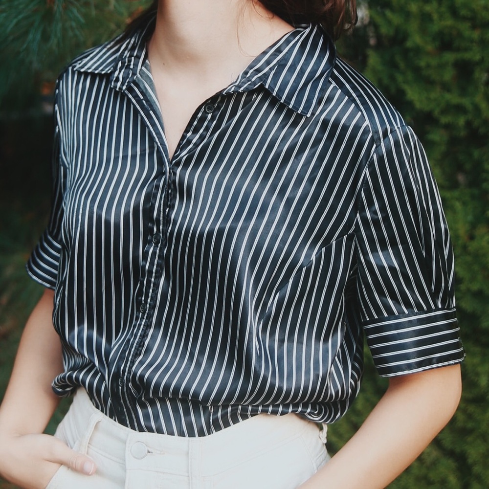 🚫SOLD🚫New York & Company Striped Silky Shirt